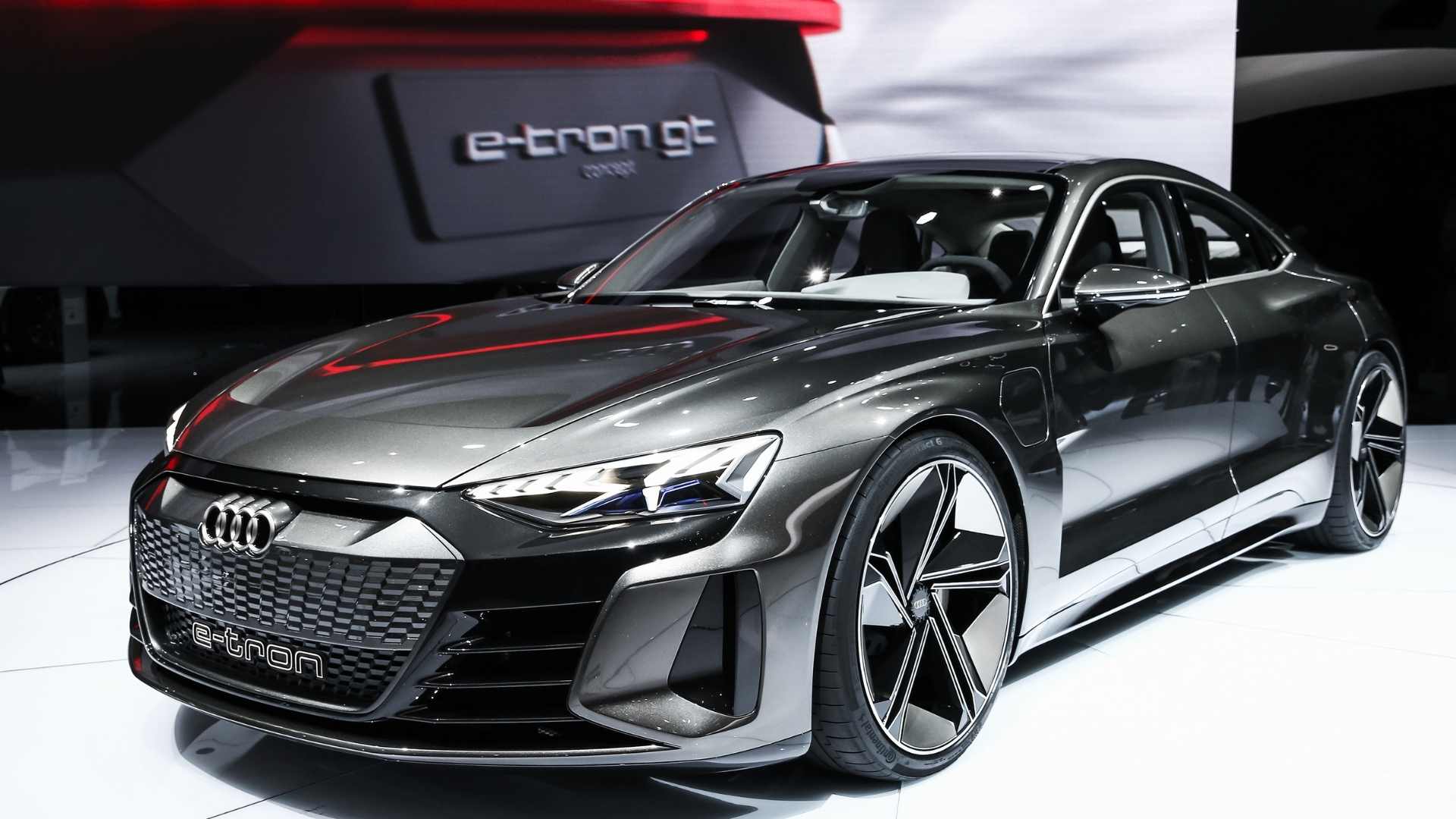 Comparison of the e-tron GT and Tesla Model S